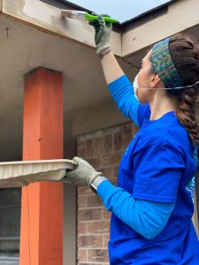 A woman volunteering